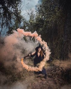 Witch Woman Photography, Winter Witch Photoshoot, Halloween Photoshoot Ideas Women, Halloween Witch Photoshoot, Witchy Photos, Witchy Photography, Witchy Shoot, Witch Shoot, Bff Shoot