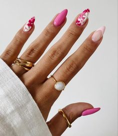 Nails Ideas Nail Art, Pink Flower Nails, Summer Nails 2023, Nail Polish Ideas, Polish Ideas, Dark Nails, New Nails, Summer Acrylic Nails, Pretty Nail Art