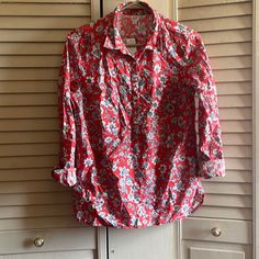 Nwt Popover Button Up! Reddish Orange In Color With Adorable Floral Print. Great For The Office! Gap Cotton Button-up Blouse, Gap Button-up Blouse For Daywear, Gap Relaxed Fit Top With Button Closure, Gap Tops With Button Closure And Relaxed Fit, Relaxed Fit Red Blouse With Floral Print, Red Floral Print Blouse With Relaxed Fit, Red Cotton Blouse For Daywear, Summer Buttoned Tops By Gap, Gap Summer Button-up Top