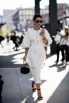 Miroslava Duma. Miroslava Duma Style, Mira Duma, Fashion Workwear, New York Fashion Week Street Style, Street Style Spring, Miroslava Duma, Matching Shoes, Popsugar Fashion, Black Handbag