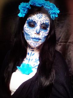 Sugar Skull Face Paint, Ideas Maquillaje, Skull Face Paint, Sugar Skull Face, Dead Makeup, Skull Face, Sugar Skulls, Halloween Looks, Face Painting