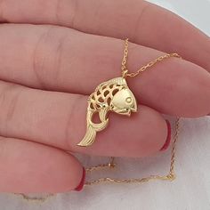 10k 14k 18k Solid Gold Koi Fish Necklace, Dainty Animal Necklace for Gift, Fish Charm Necklace for Women, Japanese Koi Fish Pendant for Her - Etsy Türkiye Fish Locket In Gold, Fish Pendant Gold, Gold Koi Fish, Gold Koi, Gold Coin Jewelry, Japanese Koi Fish, Playful Jewelry, Animal Necklace, Japanese Koi