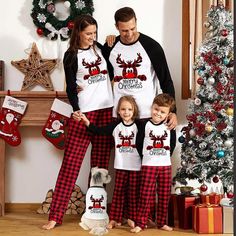 Size: MOMMY-M Christmas Family Pajamas, Family Pajama Sets, Matching Christmas Pajamas, Christmas Pajama Set, Pajamas Sets, Christmas Pjs, Matching Family Pajamas, Family Christmas Pajamas, Mommy And Me Outfits