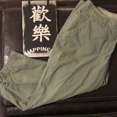 Nwot .. Olive Green .. Size 8 Green Casual Capri Pants, Casual Green Capri Pants, Green Cotton Capri Length Pants, Casual Khaki Cotton Capris, Green Cotton Capri Pants, Green Military Cotton Bottoms, Columbia Pants, Columbia, Olive Green