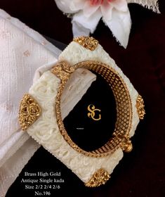 Shankha Pola Bangles, Bangle Collection, Gold Kada, Wedding Jewellery Designs, Leaf Carving, Wedding Jewelry Sets Bridal Jewellery, Fancy Accessories, Black Beads Mangalsutra Design