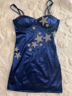 Midnight Star Dress, Midnights Dress Aesthetic, Eras Tour Outfits Midnights Dress, Taylor Swift Midnight Blue Dress, Taylor Swift Star Dress, Taylor Swift Blue Star Dress, Dark Blue Dress With Stars, Blue Star Outfit, Midnights Era Outfits