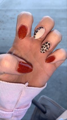 Nails Leopard Fall Sparkles Orange neutral Lepord Print Nail Design, Cheetah Print Christmas Nails, Leopard Christmas Nails, Fall Cheetah Print Nails, Fall Gel Nails Cheetah, Fall Leopard Print Nails, Leopard Print Nails Fall, Fall Leopard Nails, Maroon Leopard Nails