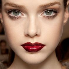 cherry cola lips Eyeliner Glitter, Pouty Face, Autumn Romance, Apple Costume, Makeup Cantik, Vampy Lips, Burgundy Lips, Burgundy Lipstick