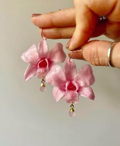 Dope Jewelry Accessories, Flower Resin Jewelry, Real Flower Jewelry, Flowers Aesthetic, Jewelry Accessories Ideas, Dope Jewelry