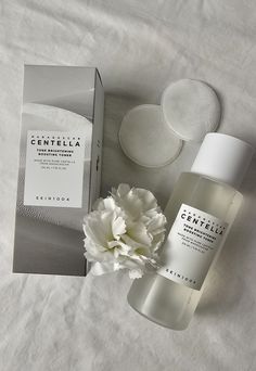 ◇ 90% Centella Asiatica Extract ◇ Provides deep soothing care ◇ A brightening patented material that provides clean and clear skin Check it out a ZEZEYA! . . ⏩️zezeya.com #skin1004 #toner #brighteningtoner #skin1004madagascar #brightening #clearskin #skincare #kbeauty #kcosmetics #koreacosmetic K Beauty Skin Care, Centella Toner, Clean And Clear Skin, Korean Skin Care, Korean Skin, Beauty Store