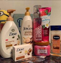 Self Care Shower Routine Products, Dove Body Cream, Bodywash That Smells Good, Body Hygiene Products Strawberry, Scent Combos Hygiene Strawberry, Self Care Products Hygiene Body Wash, Bath N Body Works