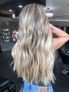 Full Foil Highlights Brunette To Blonde, Blonde Hair Dark Lowlights, Blonde Hair With Highlights And Lowlights, Long Hair Blonde Highlights, Full Blonde Highlights On Brown Hair, Full Highlights Blonde On Brown Hair, Dishwater Blonde Hair, Dimensional Blonde Balayage, Blond Highlight