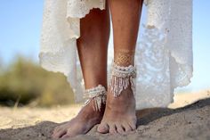 *To creating elegance at the beach wedding.* Combined with the gorgeous harmony of light blush beads and rhinestone. Completed with magnificent tassels of light blush beads. Every stage was made by hand. It can be used with shoes or barefoot. All of my products are hand made by me. So i can apply all the changes you want (color, size, etc.)Please feel free to contact about this. These are sold as a pair. I can send them worldwide, please contact about it! Please do not hesitate to contact to get Wedding Anklets, Beach Wedding Sandals Barefoot, Bridal Shoe, Barefoot Sandal, Summer Beach Wedding, Boho Sandals, Rose Pale, Nude Shoes, Pearl And Lace