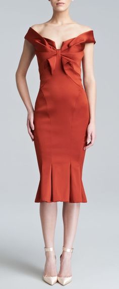 Love this!! dress by Zac Posen Satin Fitted Dress, Haute Couture Style, Mad Men Fashion, Duchess Satin, Feminine Fashion, Zac Posen, Look Vintage, Gorgeous Gowns, Mad Men