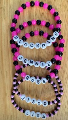 BLACKPINK Pulseras Kandi, Pony Bead Bracelets, Diy Beaded Rings, Bff Bracelets, Black Pink Background, Bead Charms Diy, Diy Bracelet Designs, Diy Bracelets Patterns, Beads Bracelet Design