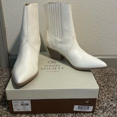 Brand New Never Worn Cowgirl Booties. Perfect For Fall Coming Up Or For Brides!!! Super Cute. Originally $80 Bought From An Online Boutique. Bride Boots, White Cowgirl Boots, Shoes White, Cowgirl Boots, Shoes Heels Boots, Online Boutique, Shoes Women Heels, Heeled Boots, Oasis