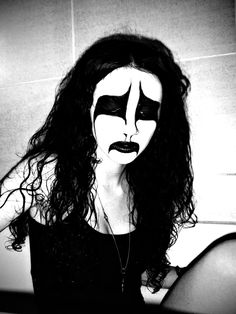 Haunted House Makeup, Black Metal Girl, Face Paint Makeup, Makeup Tut, Makeup Clothes, Gothic Makeup