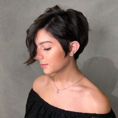 Brunette Pixie, Longer Pixie Haircut, Long Pixie Hairstyles, New Short Hairstyles, Pixie Cut With Bangs, Pixie Bob Haircut, Asymmetrical Pixie, Long Pixie Cuts