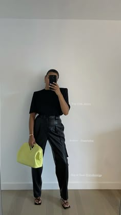 Mode Zara, Outfit Chic, Event Outfit, Looks Street Style, All Black Outfit, Today Only, Vintage Streetwear, Looks Style, Looks Vintage