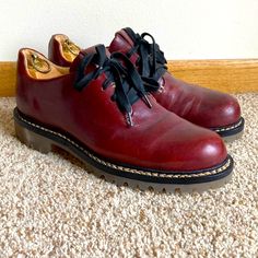 Beautiful Pair Of Handmade Shoes From Feit. Reddish Brown Leather Uppers. 4 Eyelet Lacing. Goodyear Welted. Clear Vibram Soles. Eu 42, Equivalent To A Us 9. These Do Run About A Half Size Big. I Wear A Us 10.5 And These Fit, But Are Very Snug. They Would Likely Fit A 9.5 Perfectly. Excellent Condition. Hardly Worn. Soles Show Hardly Any Wear. Leather Low-top Oxfords For Fall, Casual Red Oxfords With Rubber Sole, Casual Red Oxfords With Round Toe, Burgundy Leather Shoes With Goodyear Welt And Plain Toe, Burgundy Oxfords With Rubber Sole And Plain Toe, Leather Wingtip Dress Shoes With Vibram Sole, Burgundy Leather Cap Toe Shoes With Rubber Sole, Fall Low-top Leather Shoes With Leather Sole, Business Burgundy Leather Shoes With Round Toe