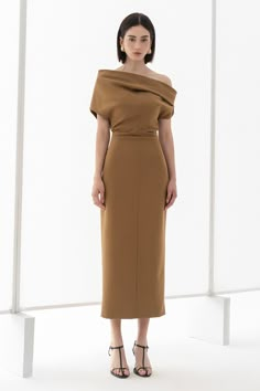 Midi Elegant Dress, Brown Two Piece, Mean Blvd, Royal Dresses, Fashion Journals, Everyday Fashion Outfits, Glamour Dress, Elegant Dresses For Women, Brown Dress