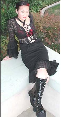 2000s Goth Fashion, 90s Mall Goth, 2000s Mall Goth, 2000s Goth, Trad Goth, Goth Aesthetic, Lip Service