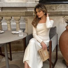 @chloelloyd gives the perfect summer look with our versatile Vivi Knit Dress, ideal for any occasion.
🔎Vivi Knit Dress
#lilysilk #Livespectacularly #LILYSILKSS24 #StateofWonder Long Dresses Elegant, White Off Shoulder, Elegant Fall, Knit Sweater Dress, Skirt Design, Formal Event, Summer Looks, Elegant Dresses, Knit Dress