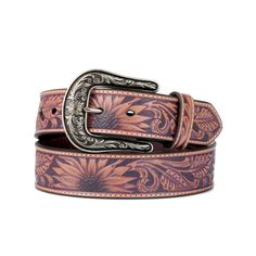 This Western belt by Nocona is fashion forward fun for the modern cowgirl. This belt is a leather & tooled sunflowers and gives a flare for all your jeans. Western Hey Dudes, Cute Belts, Cowgirl Belt, Womens Belts, Cowgirl Belts, Buckaroo Boots, Modern Cowgirl, Alligator Boots, Cowboy Boots Square Toe