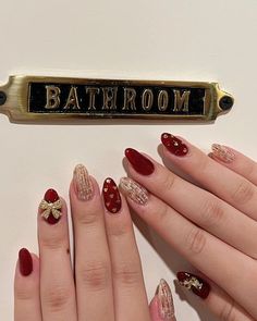 Nail Art Maroon Elegant, Nailart Merah Maroon, Nail Art Merah Maroon, Nailart Simple Elegant, Nailart Maroon, Nail Art Merah, Nail Art Maroon, Nail Art Simple Elegant, Nailart Simple