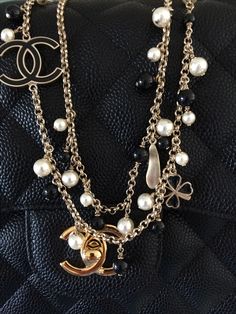 Chanel Jewelry, Diy Accessories, Diy Necklace, Pearl Necklace, Chain Necklace, Chanel, Chain, Quick Saves, Craft Accessories