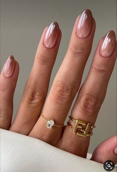 Old Money Inspired Nails, Elegant Biab Nails, Paige Lorenze Nails, Brown With Pearl Chrome, French Chic Nails, Natural Trendy Nails, Brown With White Chrome Nails, French Almost Nails, Natural Aesthetic Nails