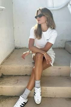 Ultimate Guide to 20 Adidas Samba Outfit Ideas Summer Outfits With Samba Adidas, Cass Dimicco, Adidas Samba Women, Samba Adidas Outfit, Adidas Samba Outfits, Stockholm Outfit, Adidas Samba White, Samba Outfits, Looks Adidas