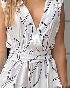 Bella Milton - Chic Sleeveless Wide Leg Jumpsuit with Allover Print and Tied Detailing White Sleeveless Jumpsuit For The Beach, Chic Type, Ruched Skirt, Estilo Chic, White Jumpsuit, Halter Crop Top, Printed Jumpsuit, Leg Design, Eyelet Lace