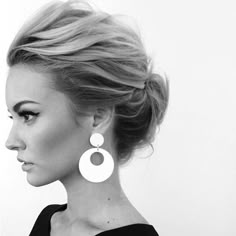 30 Most-Pinned Beautiful Bridal Updos | High Drama Simple Updo, Easy Updo Hairstyles, Pop Tart, Short Hairstyle