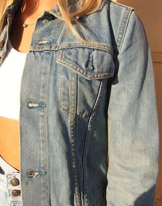 Vintage Levi's jacket in a light blue denim. Two chest pockets. Size XS Measurements - 30"(77cm) bust - 21"(54cm) sleeve length - 20" (51cm) jacket length. Material - Denim. Condition - Excellent, red tab to front pocket has been cut, reflected in our price. Handpicked, repaired and ready to wear. This is an original vintage item, not new and minor signs of wear & age are expected, we will highlight any major flaws. Model is a UK 6/8 and is 5'7" tall Fitted Light Wash Denim Jacket, Fitted Cotton Denim Jacket In Light Wash, Levi's Everyday Denim Jacket, Light Wash Fitted Denim Jacket For Everyday, Everyday Light Wash Fitted Denim Jacket, Everyday Fitted Light Wash Denim Jacket, Fitted Long Sleeve Faded Denim Jacket, Levi's Light Wash Denim Jacket With Pockets, Fitted Light Wash Distressed Denim Jacket