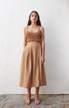 Decor Minimalist, Looks Style, Primavera Estate, Slow Fashion, Minimalist Fashion, Capsule Wardrobe, Pleated Skirt, Sustainable Fashion