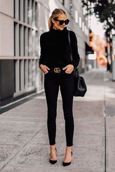 10 Easy Ways To Elevate Your Style - Boss Babe Chronicles Minimalist Work Outfit, Gucci Fashion Show, Professional Work Outfit, Simple Wardrobe, Fashion Jackson, Outfit Jeans, All Black Outfit, Black Women Fashion