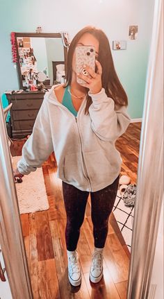 Cute Outfits With Zip Up Hoodies, Zip Up Hoodie Outfit Leggings, Comfy Winter Outfits For School, Comfy Fits For School, Lazy Fits For School, Lazy Outfits For School, Cute Comfy Outfits For School, Platform Converse Outfit, Comfy School Outfits