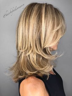 Flicked Out Hairstyles, Blonde Mid Length Hair With Layers, Medium Length Choppy Layers, Blonde Layered Hair, Layered Haircuts For Medium Hair, Hair Upstyles, Shoulder Length Hair Cuts, Haircuts For Medium Hair, Hair Color And Cut