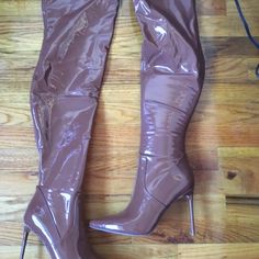 New Boots Steve Madden Patent Leather Never Used . Trendy Brown Boots For Night Out, Brown Heeled Boots For Night Out In Fall, Fitted Brown Boots For Party, Brown Wide Calf Boots For Party, Fitted Brown Party Boots, Patent Leather Brown Boots, Brown Round Toe Heeled Boots For Night Out, Brown Heeled Boots With Round Toe For Night Out, Trendy Brown Faux Leather Heeled Boots