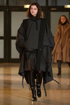 Christophe Lemaire, Moda Paris, Vogue Germany, Black Clothing, Fashion Show Images, Live Fashion, Fashion Show Collection