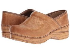 PAIR Comfortable Clogs With Removable Insole And Wedge Heel, Clogs With Removable Insole And Round Toe, Comfortable Clogs With Arch Support, Comfortable Round Toe Clogs With Arch Support, Comfortable Clogs With Removable Insole And Round Toe, Clogs With Arch Support And Medium Width, Clogs With Arch Support And Round Toe, Round Toe Clogs With Arch Support, Medium Width Clogs With Arch Support And Round Toe