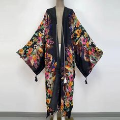 Blooming Paradise Kimono - Lashawn Janae Kimono Street Style, Knit Denim, Vintage Gowns, Silk Robe, Boho Kimono, Feather Dress, Spring Women, Boho Maxi, Batwing Sleeve