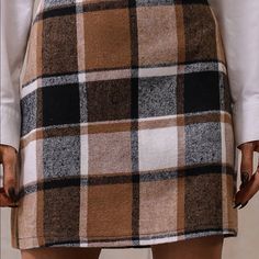 Plaid Skirt Thicker, Warm Material Great Condition Never Worn Size Medium Skirts For Work, School Skirts, Plaid Print Skirt, Short Pencil Skirt, Skirt Bodycon, Casual Weekend Outfit, Bodycon Pencil Skirt, School Skirt, Office Wear Women