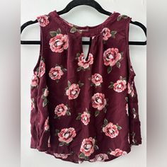 Nwot Floral Sleeveless Top Size Medium Red Floral Print Sleeveless Blouse, Floral Sleeveless Top, Floral Sleeveless, Floral Blouse, Pink Red, Sleeveless Top, Top Blouse, Blouses, Womens Tops