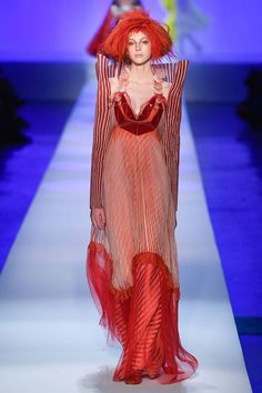 JEAN PAUL GAULTIER SPRING-SUMMER COUTURE 2019 Camp Fashion, Runway Gowns, Spring Couture, Quirky Fashion, Fairy Dress, Fabulous Fashion