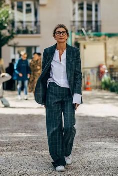 Garconne Style Outfit, Work Style Women, Suit Street Style, Street Style 2018, Street Style Aesthetic, Popsugar Fashion, Mode Casual, Androgynous Fashion, Estilo Chic