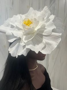 Big White Flower Derby Fascinator Hat, Huge White Flower Church Fascinator Hat, White Edwardian Wedding Fascinator Hat, White Tea Party Hat - Etsy Colombia White Fascinator For Kentucky Derby Gift, White Mini Hats For Royal Ascot, White Headpieces For Spring Gift, White Headpieces As A Spring Gift, Elegant White Costume Hat As Gift, White Headpieces For Summer Gifts, White Summer Headpieces For Gifts, White Summer Headpieces As Gifts, White Summer Headpiece Gift