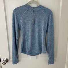 Brand New, Perfect Condition Never Worn Workout Pullover Long Sleeve Workout Top, Raglan Sleeve Sweatshirt, Floral Long Sleeve Shirt, Long Sleeve Workout, Black Long Sleeve Shirt, Black And White Tops, Basic Long Sleeve, Shein Tops, Blue Long Sleeve