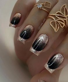 Flapper Nails Gatsby, Roaring 20s Nail Ideas, Homecoming Nail Ideas For Black Dress, 1920s Nails Roaring 20s, Sylwester Nails, Black And Gold Gel Nails, Nail Designs French Manicure, Fancy Nail Designs, Ongles Bling Bling